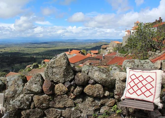 Lugar Sao Salvador De Semesterbostad *
