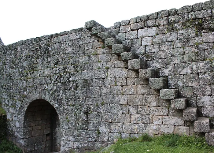 Lugar Sao Salvador De Semesterbostad Monsanto