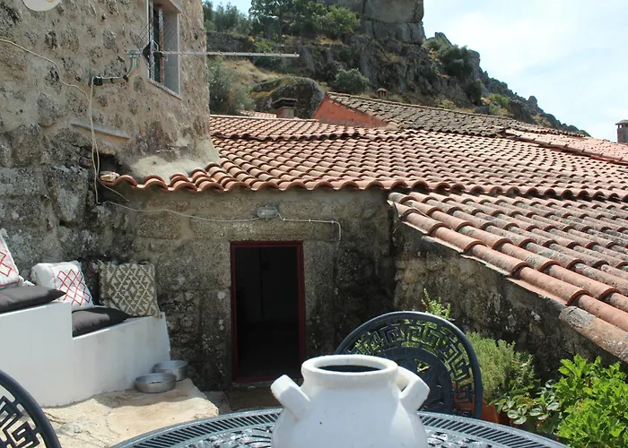 Semesterbostad Lugar Sao Salvador De Monsanto